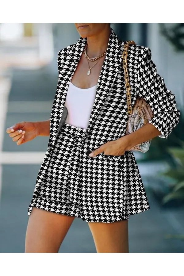 Women's Two Piece Shawl Collar Blazer And Shorts Outfit