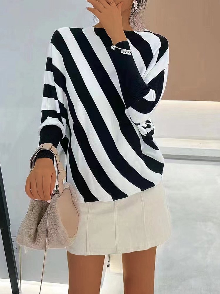 Women's Sweaters Diagonal Stripes Knitted Crew Neck Sweater - Sweaters - Instastyled | Online Fashion Free Shipping Clothing, Dresses, Tops, Shoes - 28/10/2022 - Color_Black_ White - LYH